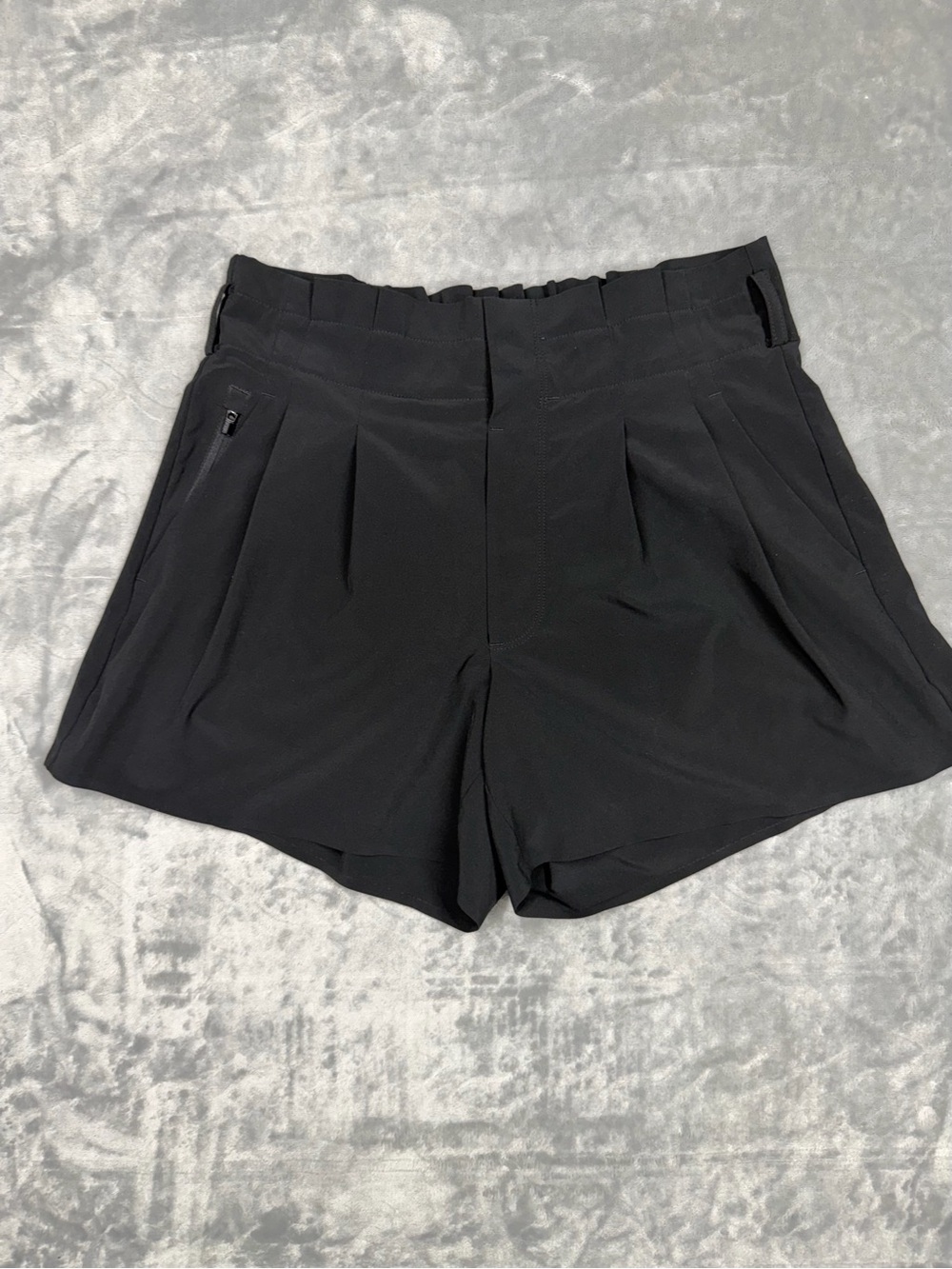 Athleta Skyline Short II Black High-Waist Pleated